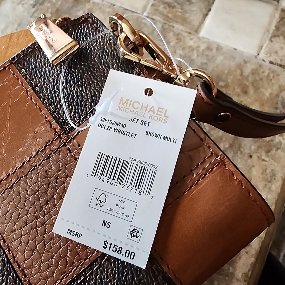 .Michael kors wallet